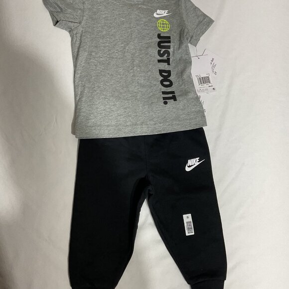 Nike Kids Just Do It Gray T-Shirt & Black Jogger Set size 2T - Picture 1 of 4